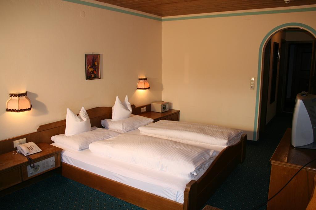 Thermal-Badhotel Kirchler Tux Habitación foto